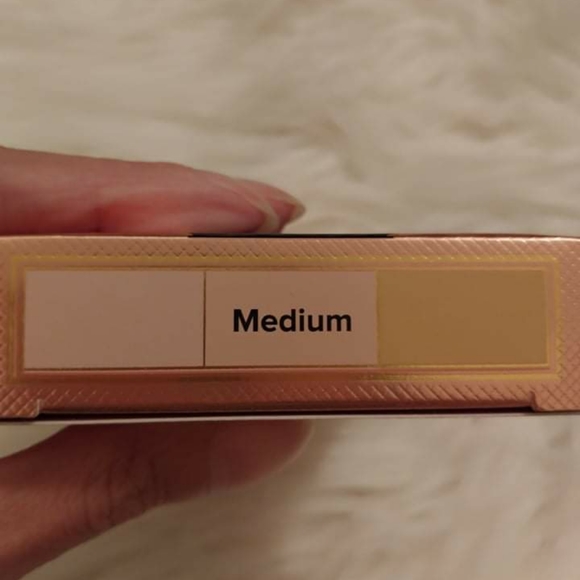 💖FIRM! NWT TOO FACED BORN THIS WAY TURN UP THE LIGHT HIGHLIGHTER PALETTE - Picture 4 of 10